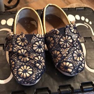 Kid’s Gold and Blue Toms.